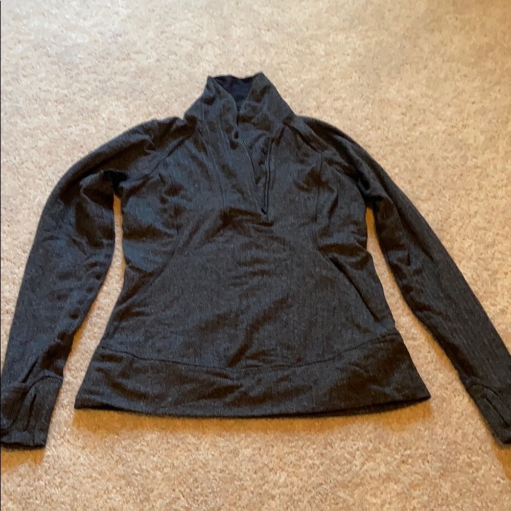 lululemon long sleeves. Sz6